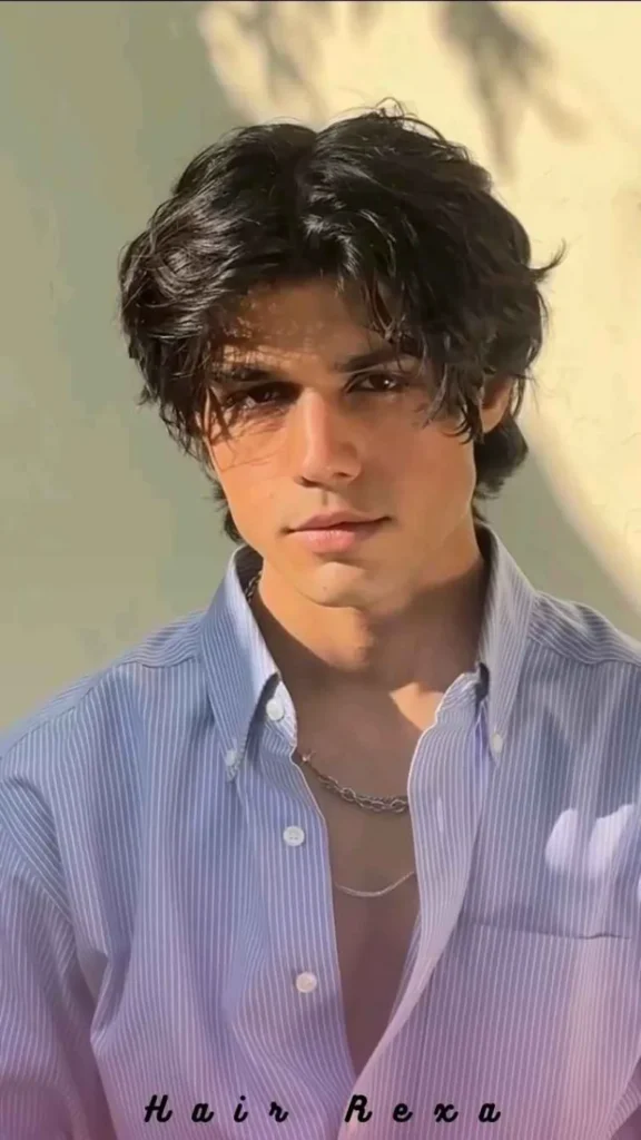 Shaggy / Curtain Hair Look